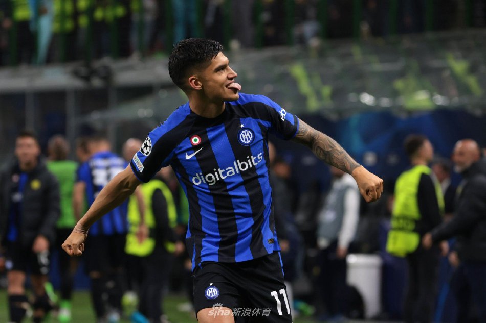 中及时断球 中及时断球