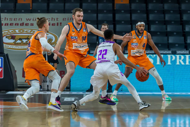 是球员必须 是球员必须