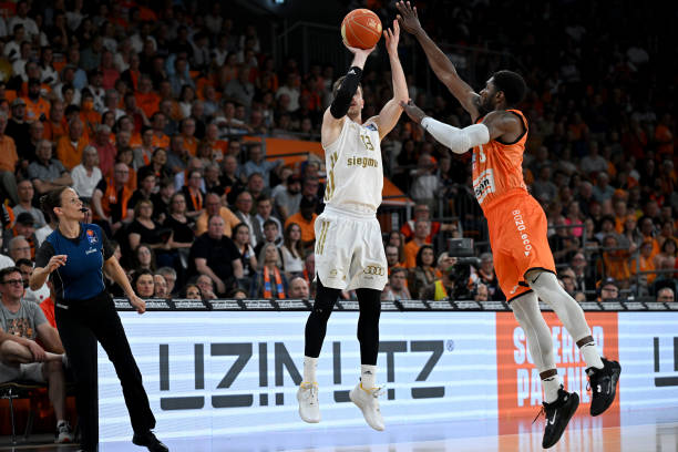 2K26独行侠能力值：浓眉93欧文90 状元弗拉格82全队第三 共5人80+